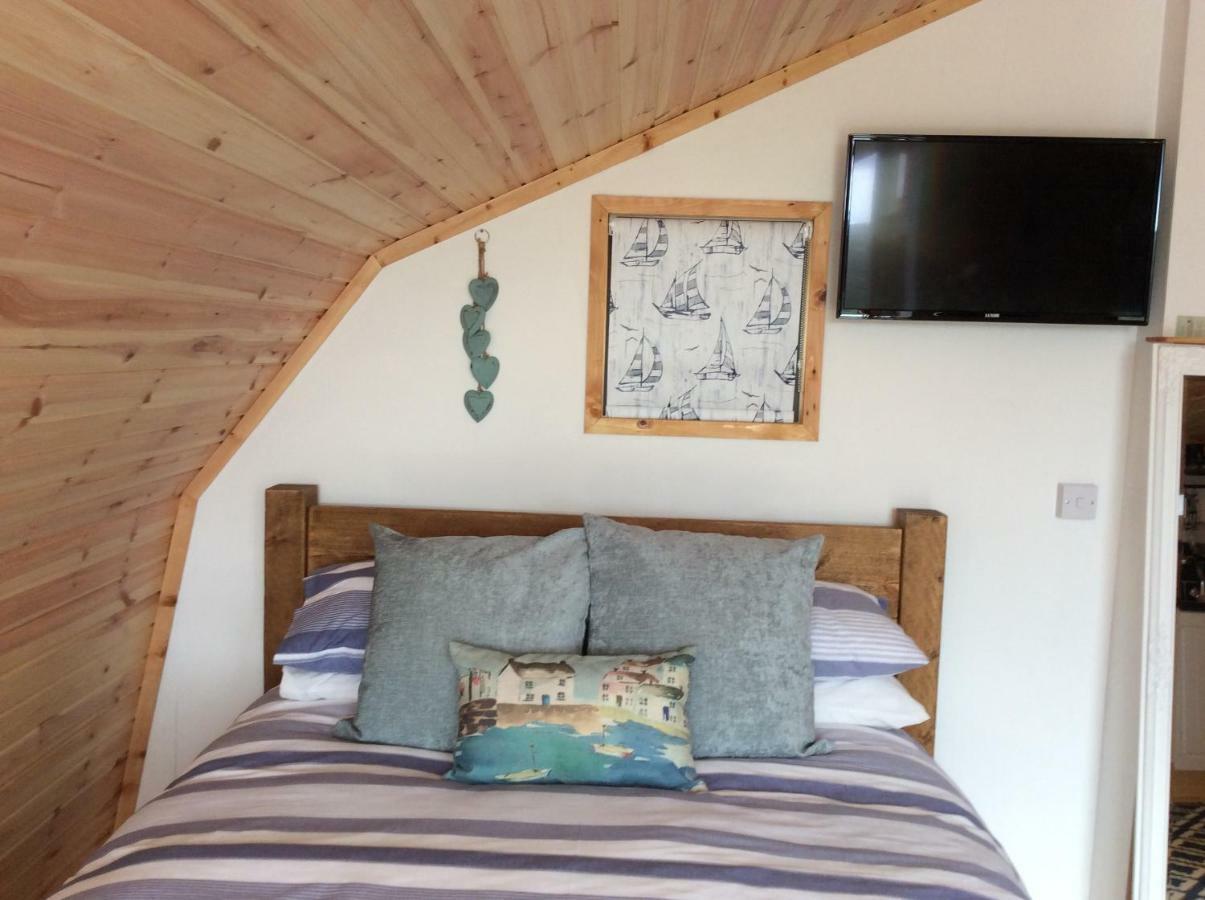 Achmelvich View Self Catering Apartment ลอคคินเวอร์ ภายนอก รูปภาพ